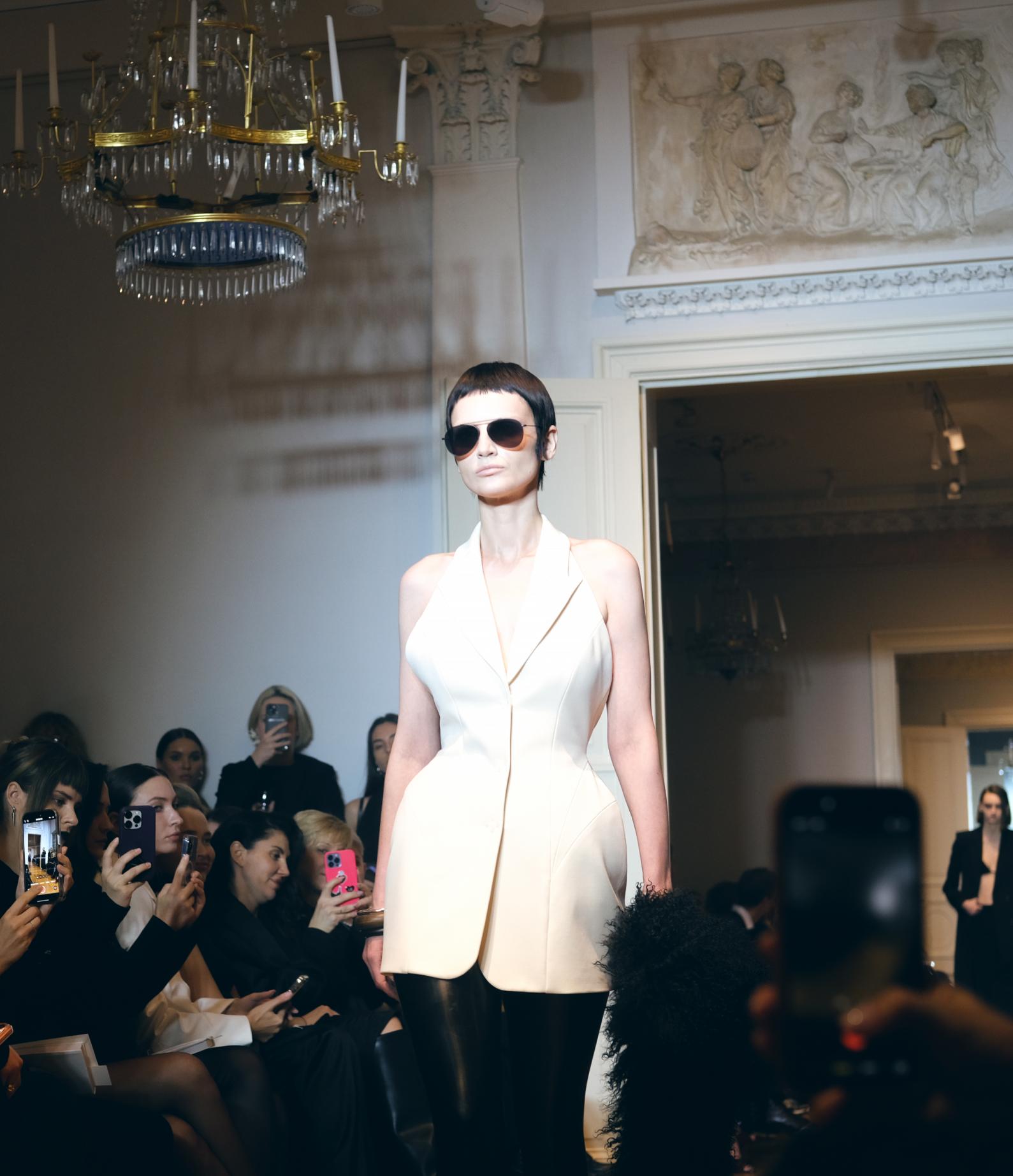 YULIAWAVE FASHION SHOW